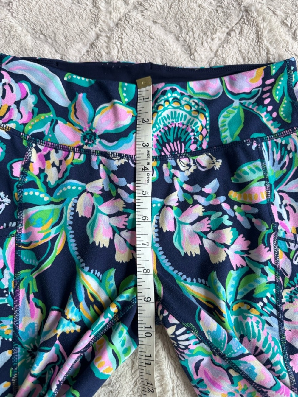 Lilly Pulitzer | Pineapple Par Luxletic Weekender Mid-rise Leggings | Size Small - Picture 12 of 12